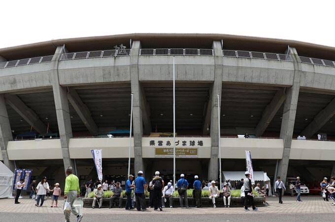 福島県営あづま球場