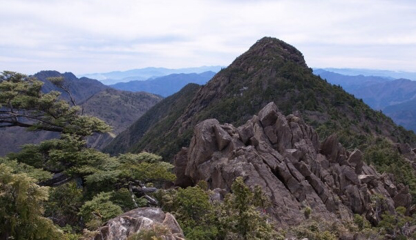 東赤石山