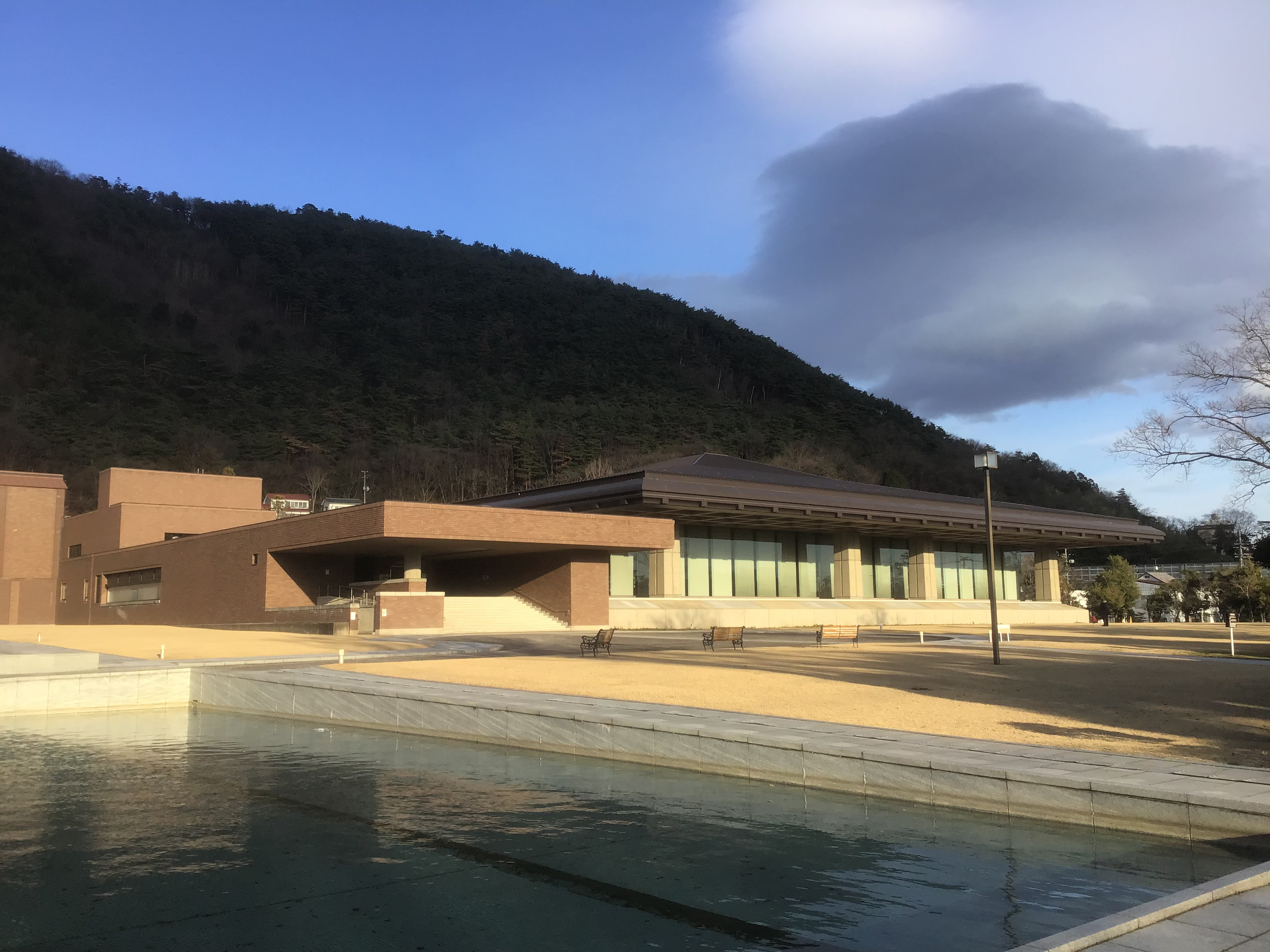 福島県立図書館