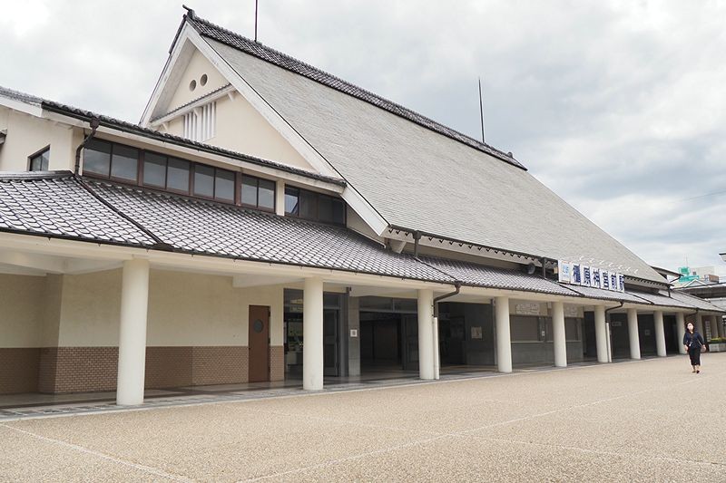 橿原神宮前駅