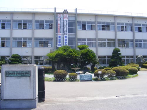 愛媛県立新居浜商業高等学校