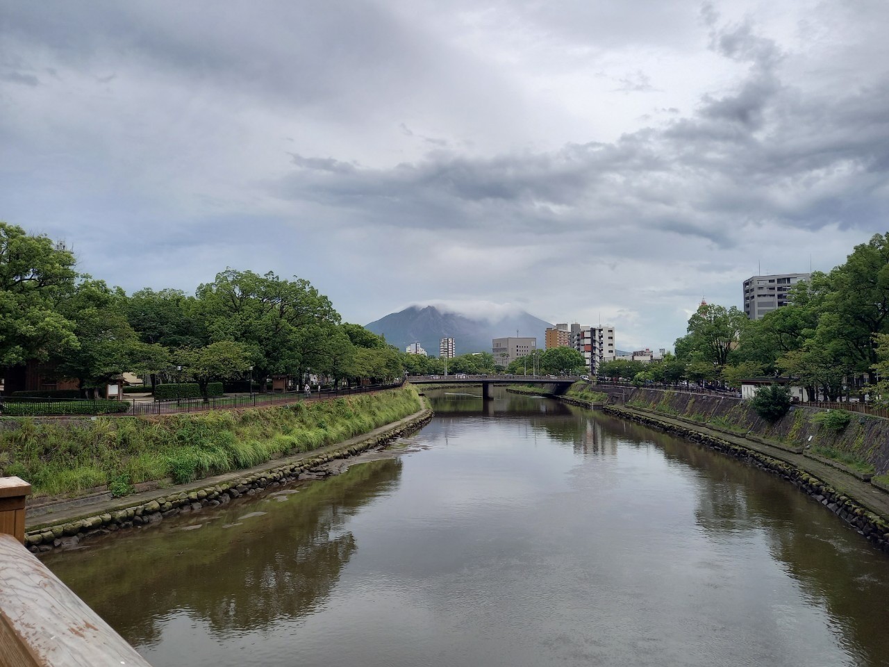 甲突川