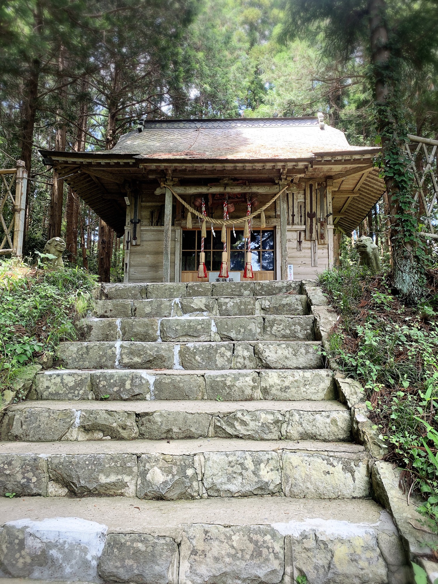 釣石神社