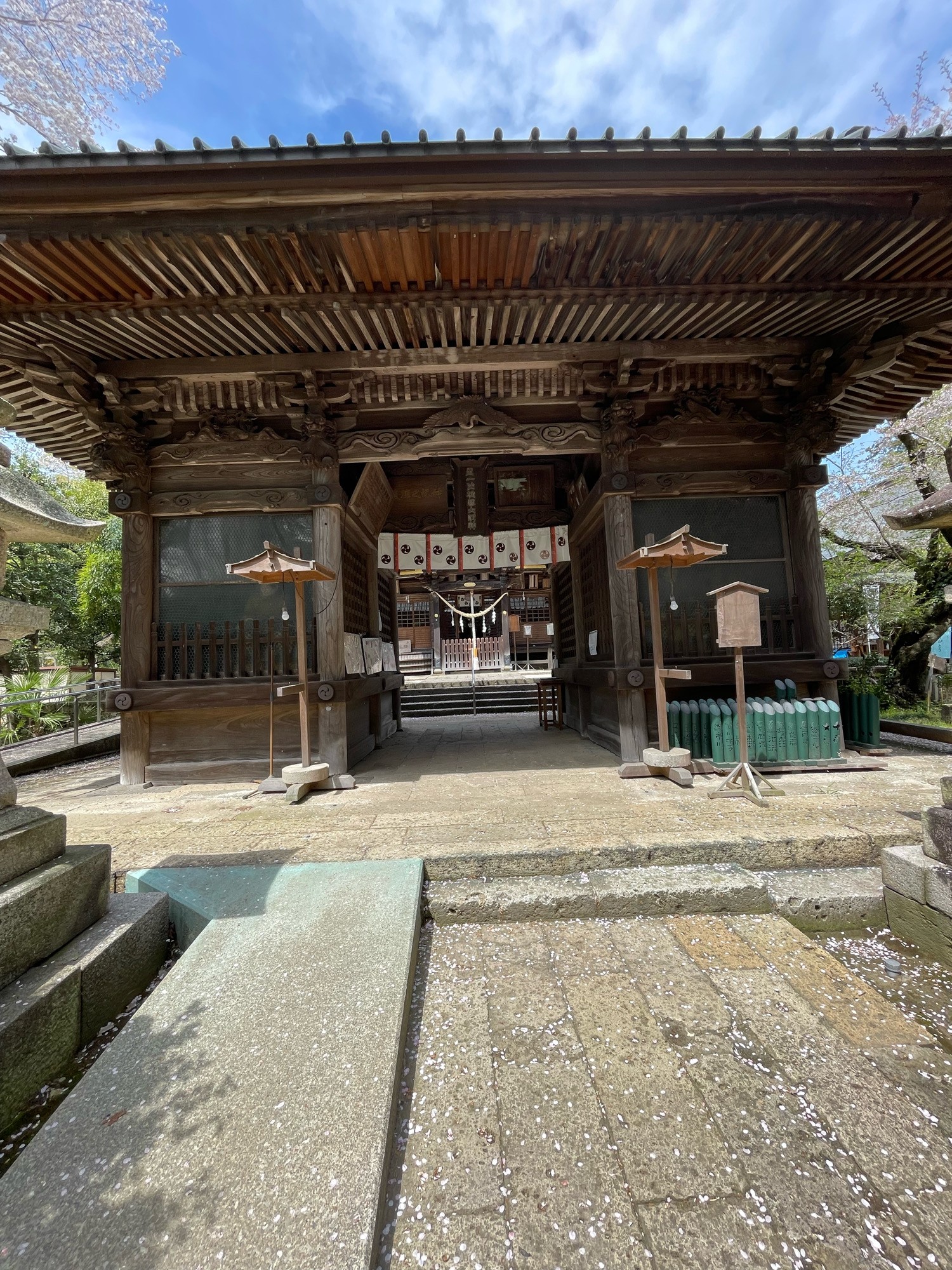 雄琴神社